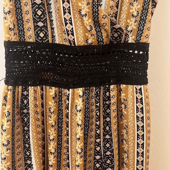 Open Leg Romper - Picture 2 of 3